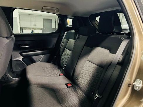 Used 2025 Nissan Kicks SV FWD image 25