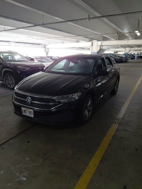 Used 2024 Volkswagen Jetta SE FWD image 4