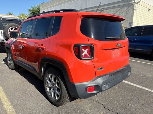 Used 2015 Jeep Renegade Latitude FWD image 3