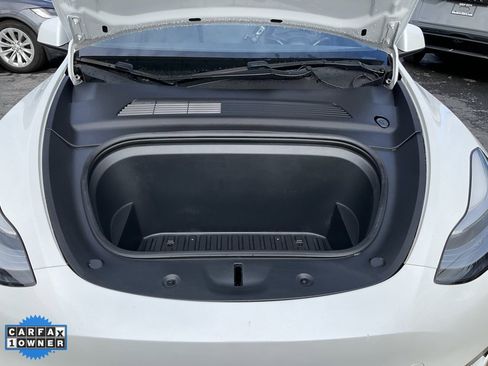 Used 2020 Tesla Model Y Long Range image 12