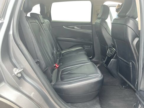 Used 2022 Lincoln Nautilus FWD image 23