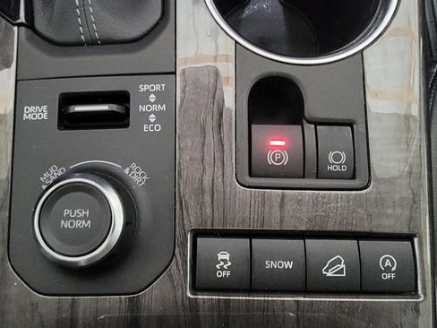 Certified 2022 Toyota Highlander Platinum image 26