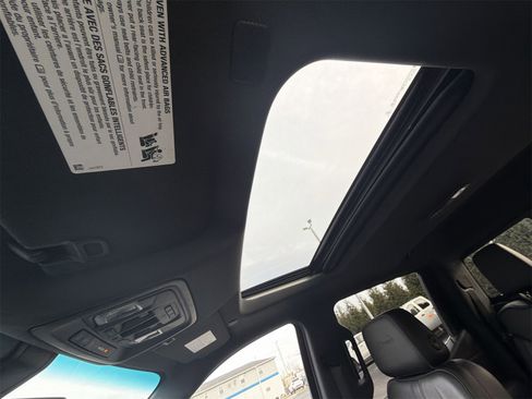 Used 2019 Chevrolet Silverado 1500 High Country image 18