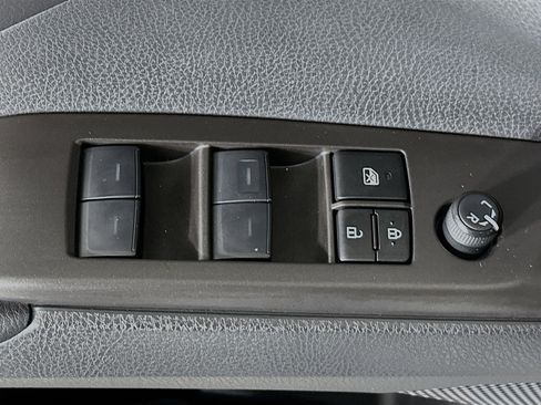 Used 2024 Toyota Camry SE image 14