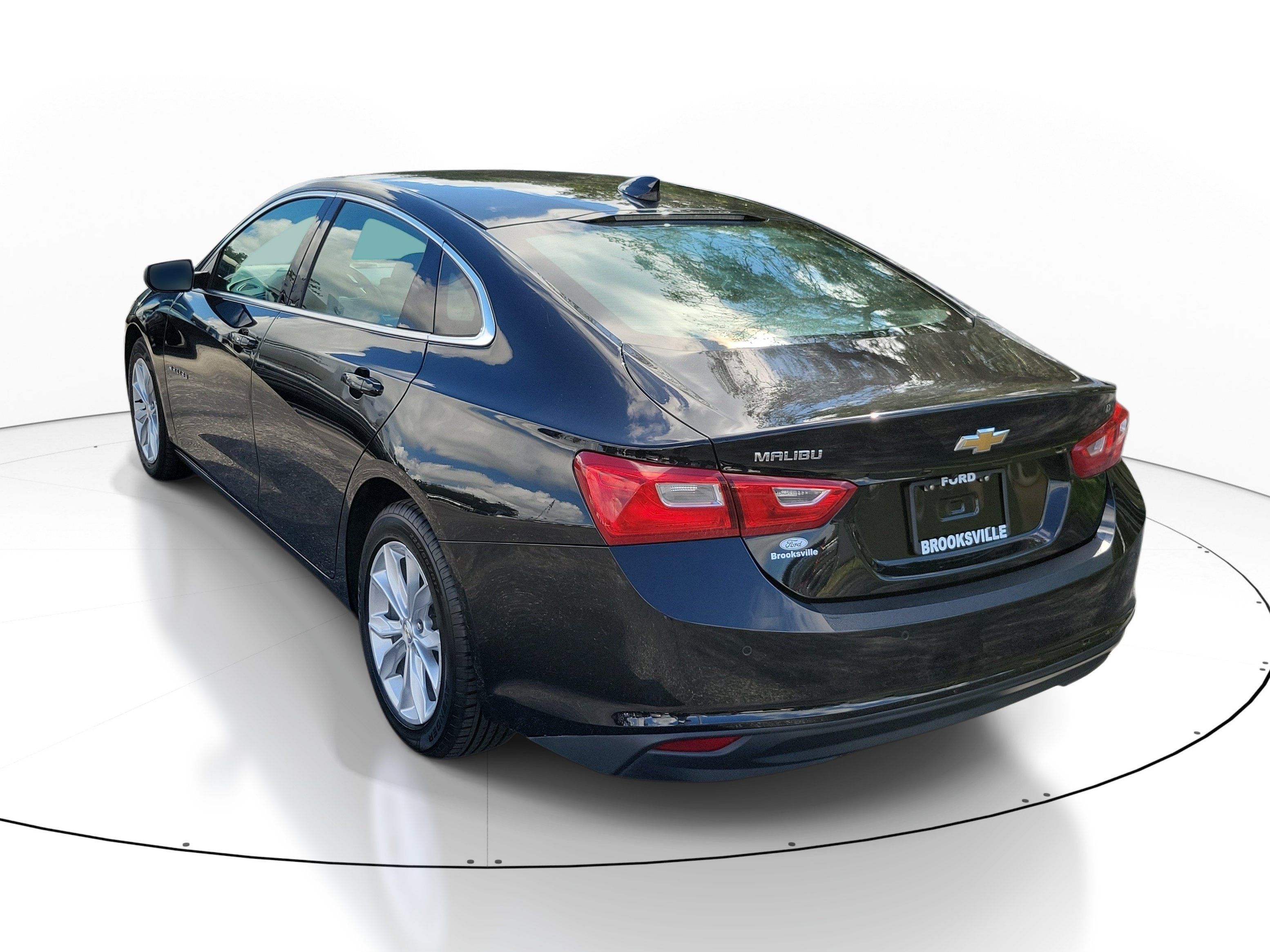 Used 2025 Chevrolet Malibu LT FWD image 4