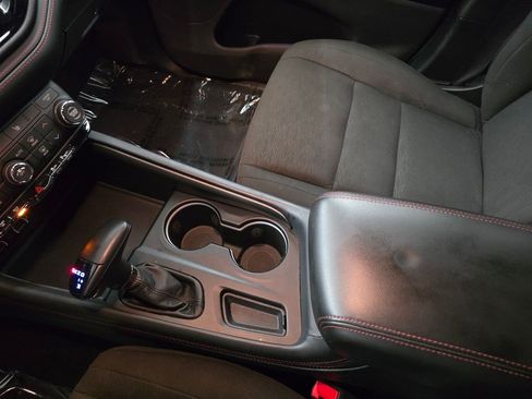 Used 2025 Dodge Durango GT RWD image 24