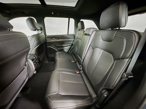 New 2026 Jeep Grand Cherokee Limited AWD/4WD image 25