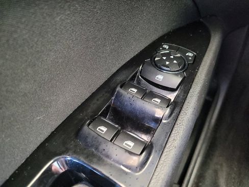 Used 2015 Ford Fusion SE FWD image 27