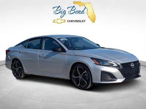 Used 2024 Nissan Altima 2.5 SR FWD image 1