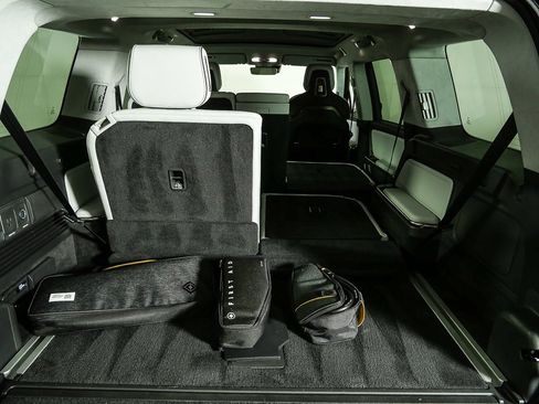 Used 2024 Rivian R1S Adventure image 32