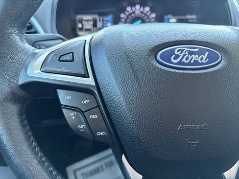 Used 2022 Ford Edge Titanium image 17