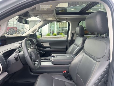 Certified 2025 Ford Expedition Max Active AWD/4WD image 10