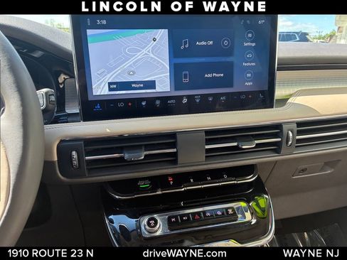 Certified 2024 Lincoln Corsair AWD w/ Equipment Group 101A image 17