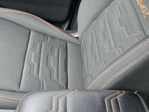 Used 2024 Nissan Frontier PRO-4X w/ Technology Package image 24