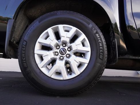 Used 2023 Nissan Frontier SV w/ SV Convenience Package RWD image 38