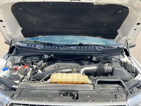 Used 2018 Ford F150 Lariat w/ Equipment Group 502A Luxury AWD/4WD image 10