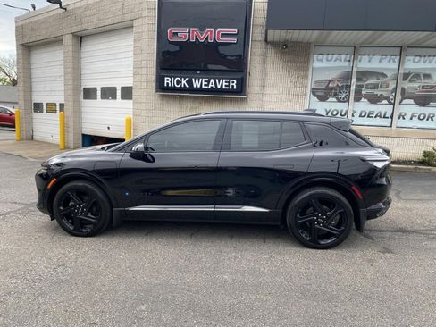 Used 2025 Chevrolet Equinox EV RS w/ Convenience Package II AWD/4WD image 4