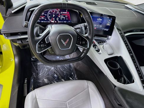 Used 2020 Chevrolet Corvette Stingray Preferred Cpe w/ 2LT Preferred Equipment Group RWD image 17