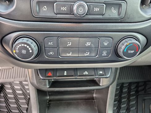 Used 2020 GMC Canyon 2WD Crew Cab w/ Convenience Package image 29