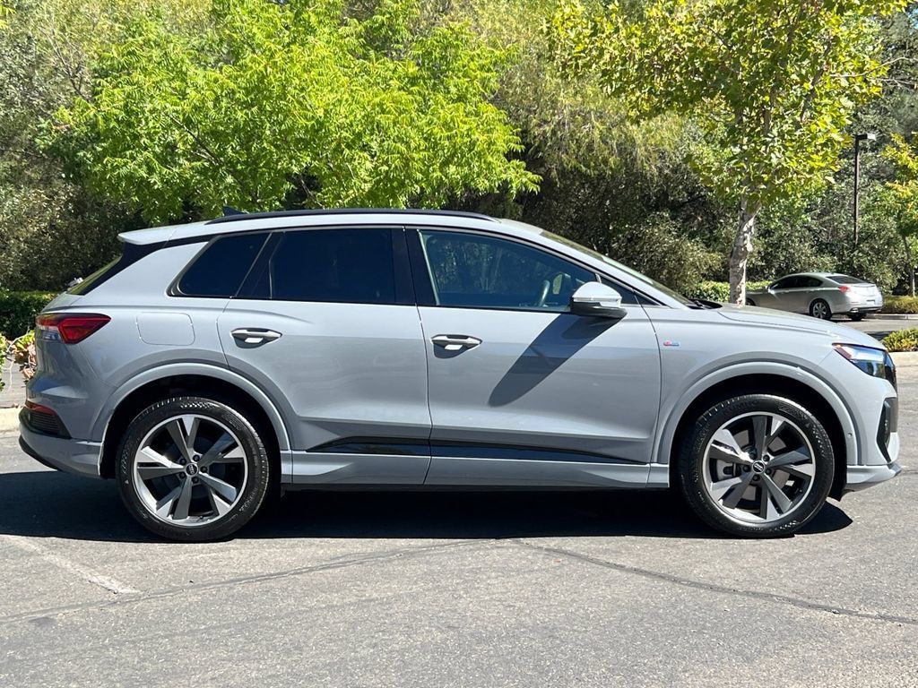 Used 2024 Audi Q4 e-tron Premium Plus AWD/4WD image 4