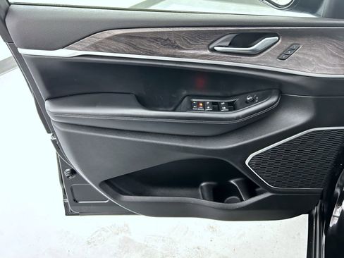 Certified 2022 Jeep Grand Cherokee L Limited image 9