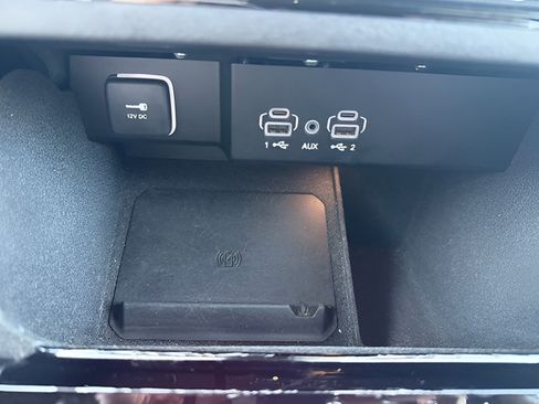 Used 2024 Jeep Wagoneer L Series II w/ Flexible Seating Group AWD/4WD image 39