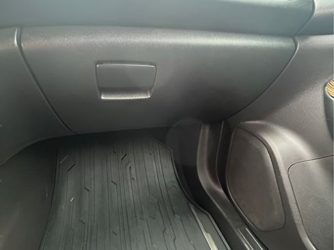 Used 2017 GMC Acadia SLE FWD image 19