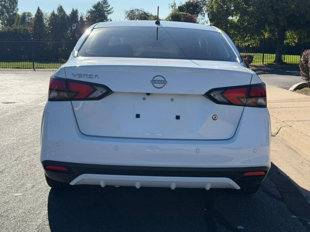 Used 2024 Nissan Versa S FWD image 4