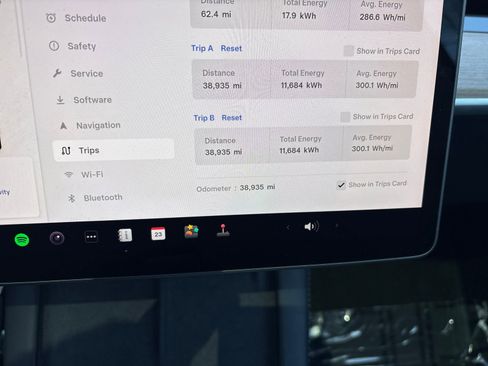 Used 2024 Tesla Model Y Long Range image 16