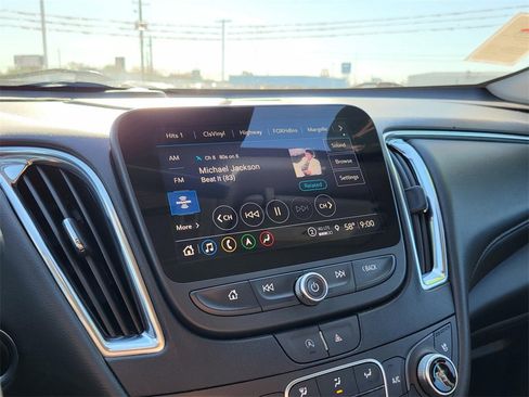 Used 2024 Chevrolet Malibu LT image 25