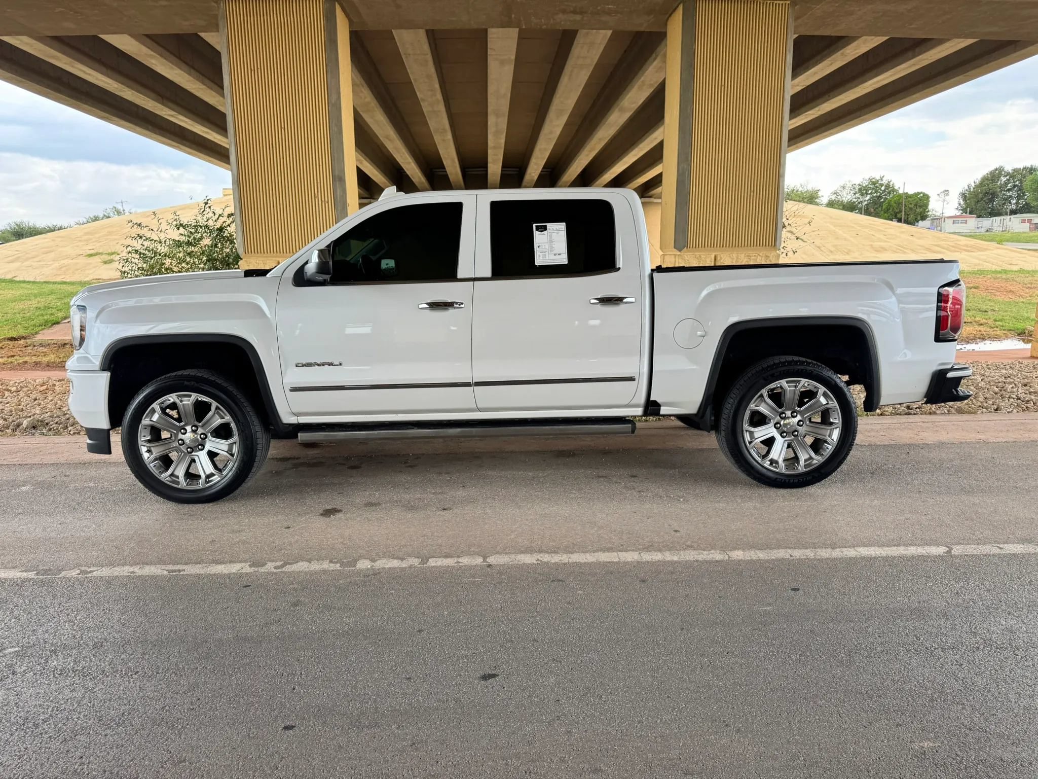 Used 2018 GMC Sierra 1500 Denali w/ Denali Ultimate Package AWD/4WD image 6