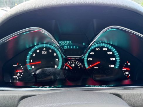 Used 2017 Chevrolet Traverse Premier FWD image 17