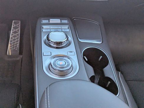 Used 2025 Genesis GV70 3.5T Sport image 21