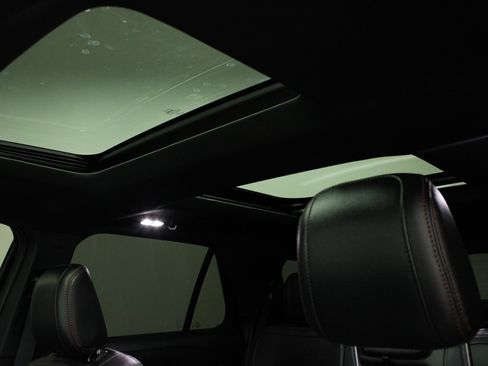 Used 2019 Ford Explorer Sport image 10