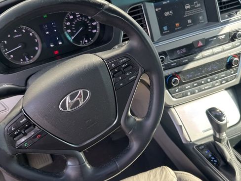 Used 2017 Hyundai Sonata Limited image 8
