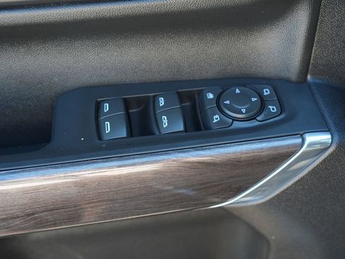 Used 2021 Chevrolet Silverado 1500 LTZ AWD/4WD image 17