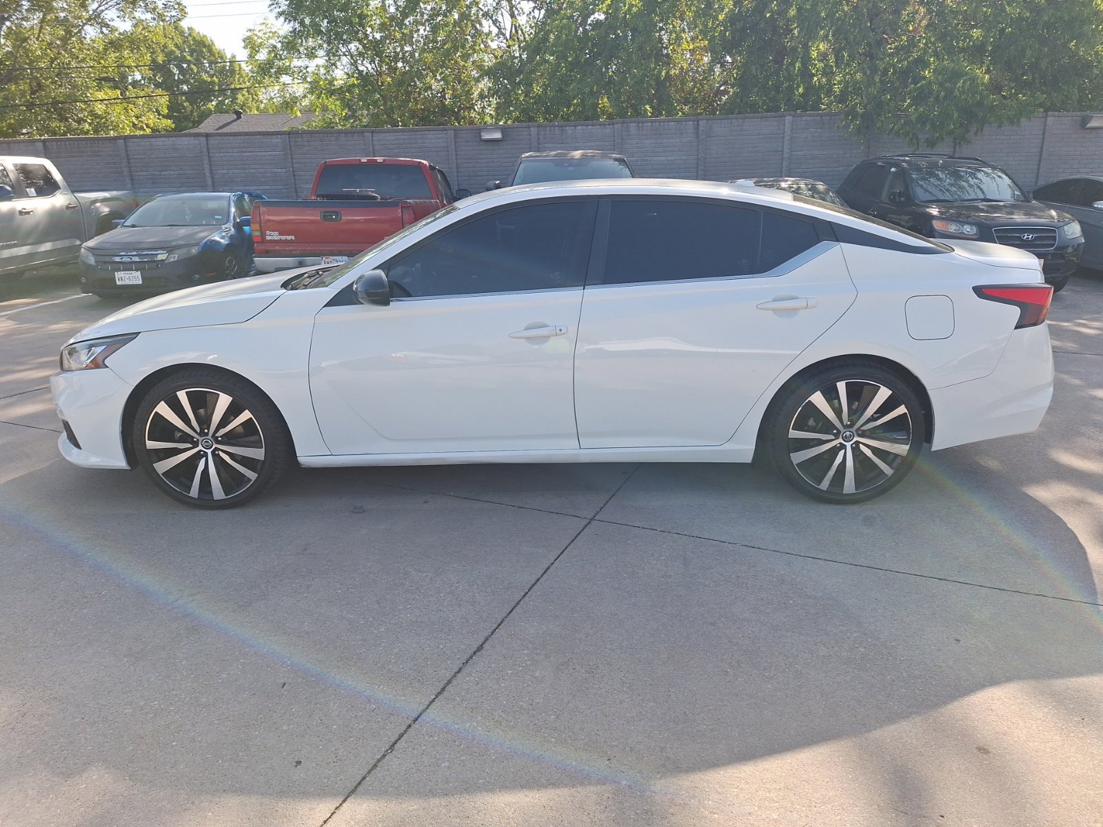 Used 2021 Nissan Altima 2.5 SR FWD image 3
