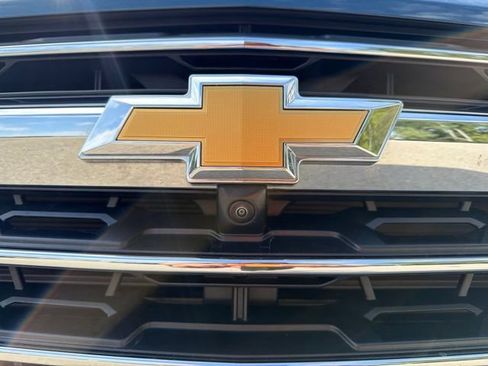 Used 2025 Chevrolet Traverse LT w/ Driver Confidence Package FWD image 9