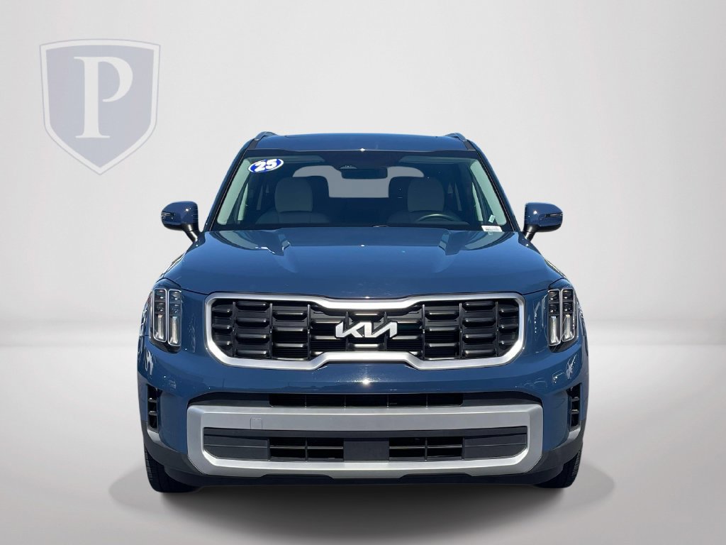 Used 2025 Kia Telluride S FWD image 3