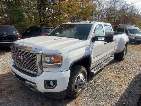Used 2016 GMC Sierra 3500 Denali w/ Duramax Plus Package image 12