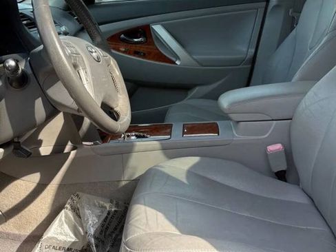 Used 2011 Toyota Camry XLE w/ XLE Extra-Value Pkg #1 FWD image 3