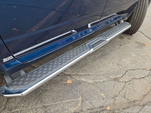 Used 2024 RAM 2500 Big Horn w/ Bed Utility Group image 10