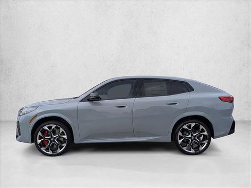 New 2026 BMW X2 xDrive28i AWD/4WD image 9