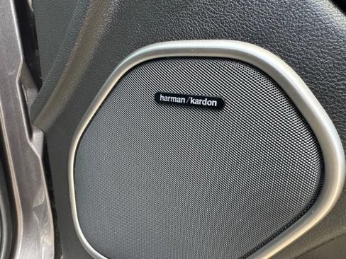 Used 2019 Dodge Durango R/T w/ Technology Group AWD/4WD image 21