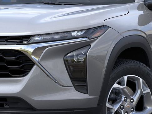 New 2026 Chevrolet Trax LS w/ LS Convenience Package FWD image 11