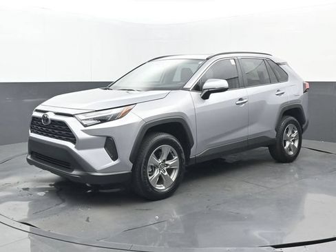 Used 2025 Toyota RAV4 XLE w/ Convenience Package FWD image 22