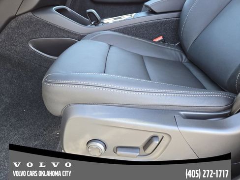 New 2026 Volvo XC40 B4 Core w/ Protection Package Premier image 23