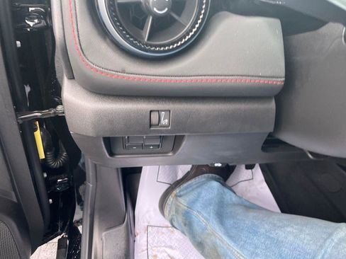 Used 2025 Chevrolet Colorado Z71 image 13