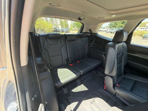 Used 2024 Kia Telluride SX w/ Towing Package AWD/4WD image 16