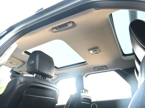 Used 2020 Land Rover Discovery HSE image 20